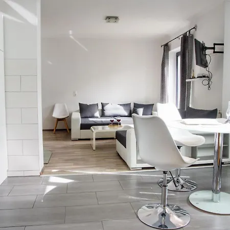 Lagoon Forest Family Retreat Appartement *