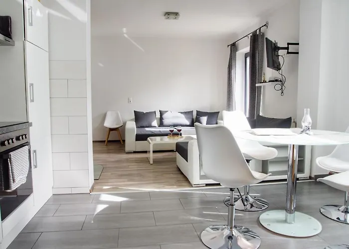 Lagoon Forest Family Retreat アパート *